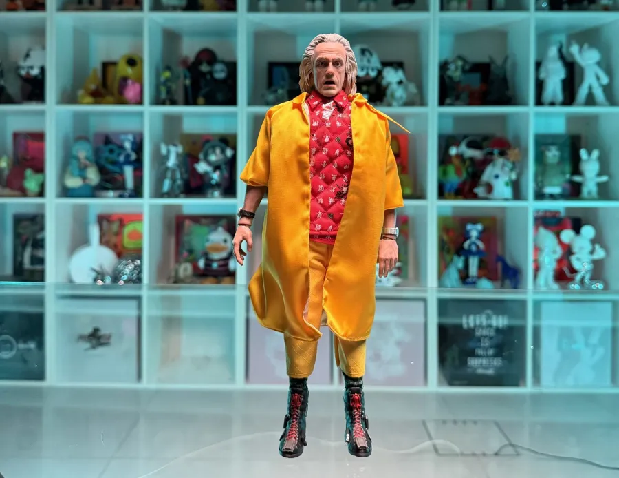 Saturn toys Time traveler