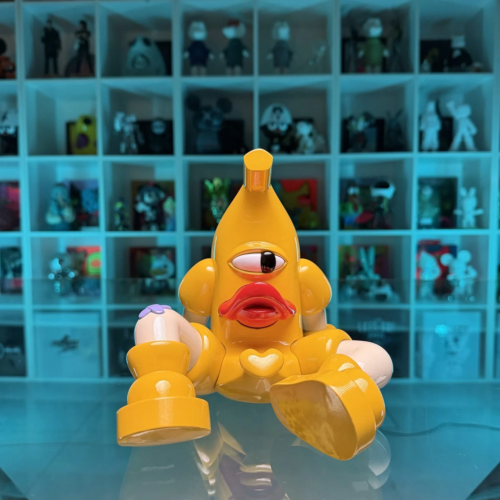T А H Я Banana Boy