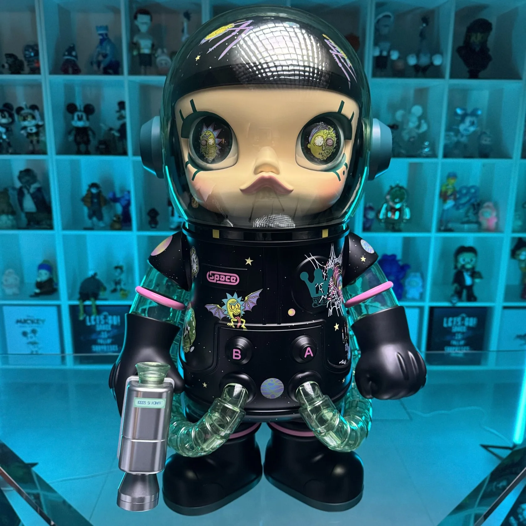 POP MART MEGA SPACE MOLLY 1000% Rick and Morty