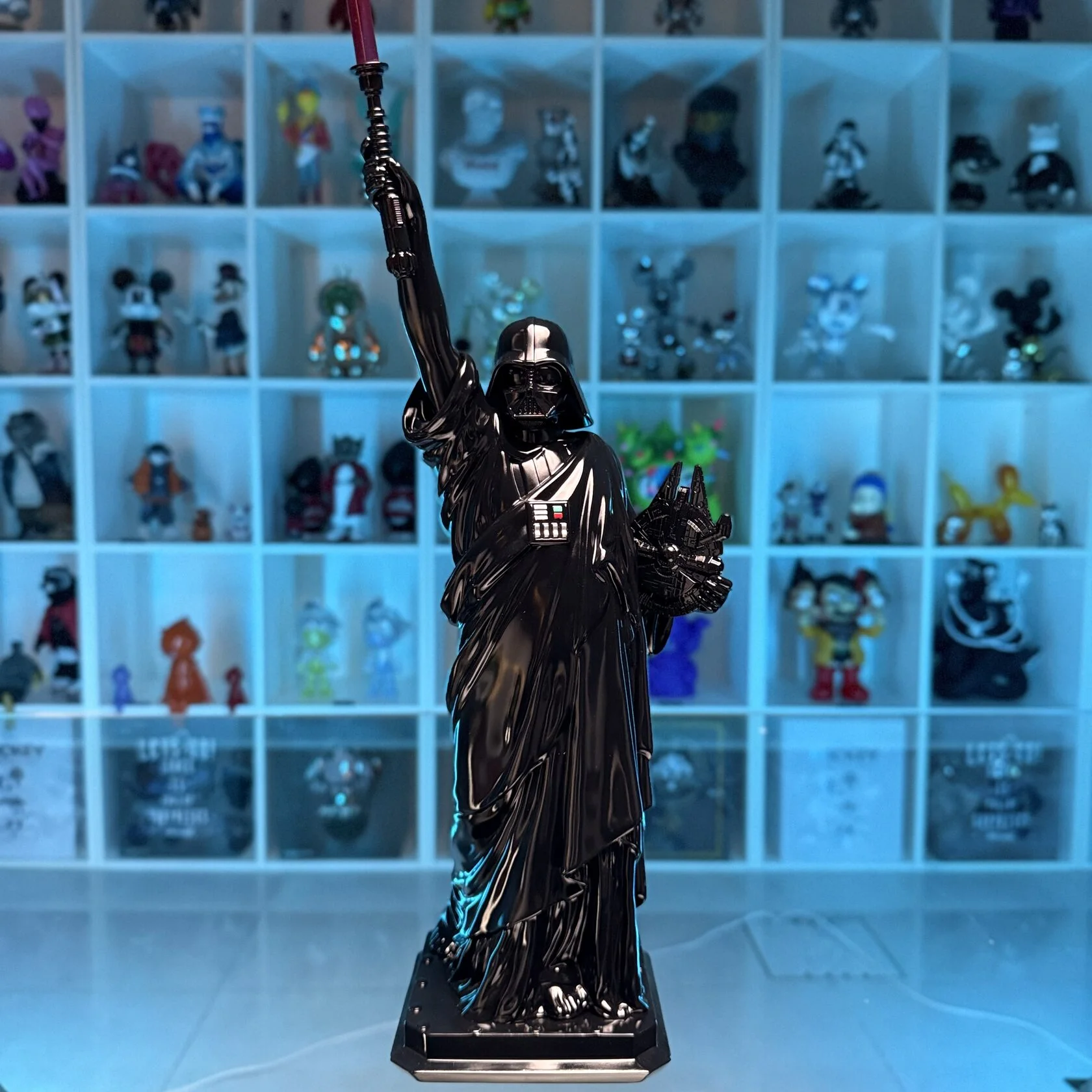 SANK TOYS x Curiosity Art WeArtDoing – Freedom Fighter-Plus